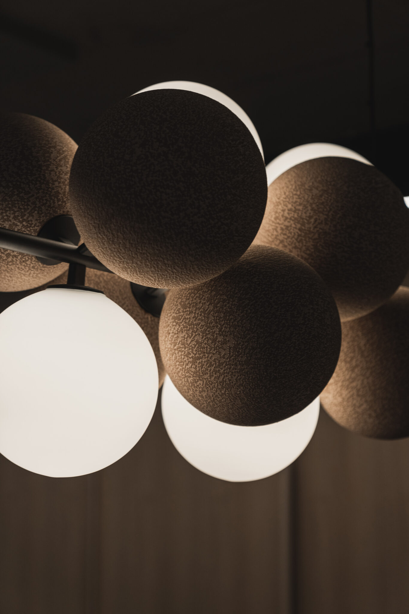 Detaljbilde av kulelampe/belysningsdesign hos Kantega, av Haltenbanken
