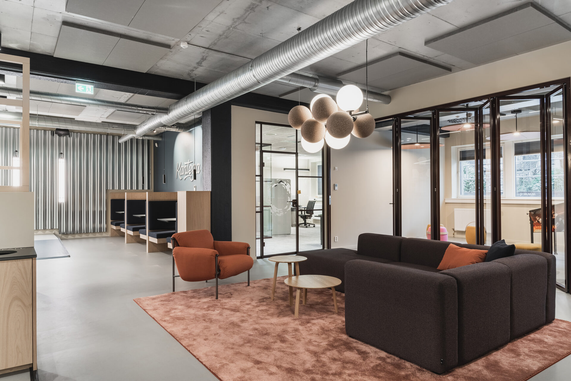 Oversiktsbilde av loungeområde hos Kantega i Bergensgruppen sine lokaler